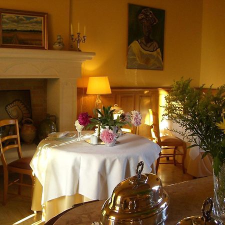 Chateau Des Salles Saint-Fort-sur-Gironde Εξωτερικό φωτογραφία