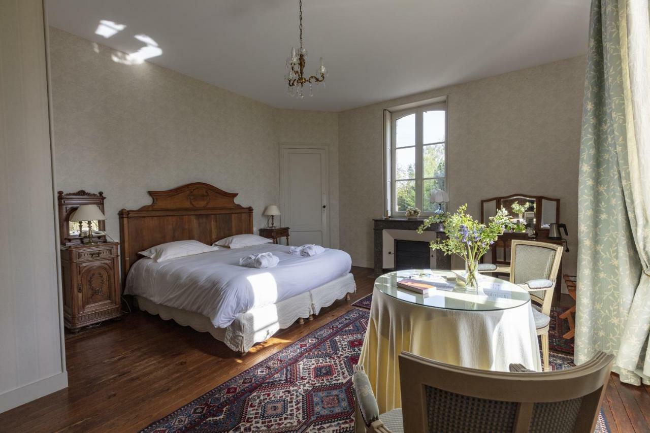 Chateau Des Salles Saint-Fort-sur-Gironde Εξωτερικό φωτογραφία