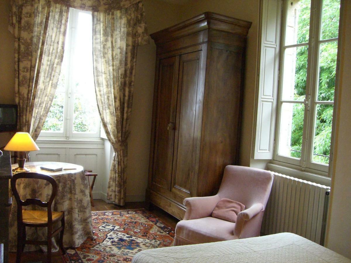 Chateau Des Salles Saint-Fort-sur-Gironde Εξωτερικό φωτογραφία