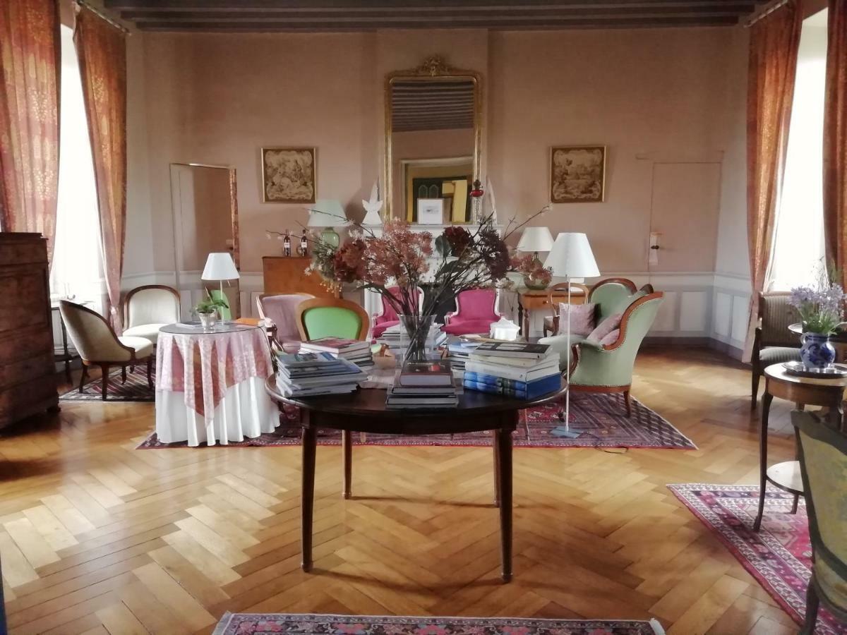 Chateau Des Salles Saint-Fort-sur-Gironde Εξωτερικό φωτογραφία